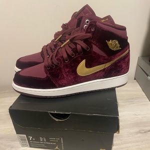 Jordan Retro 1 Night Maroon Big Kids 7